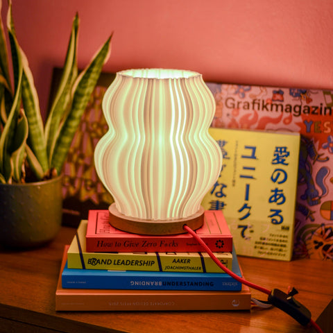 Peara Tischlampe in Desing-Studio